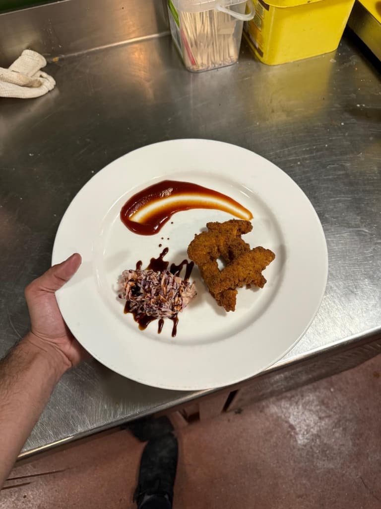 Chicken tenders and sauce